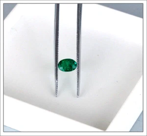 Smaragd Oval, je tiefer das Grün, je wertvoller-ein Highlight von Greenfire - Bild 1 von 7