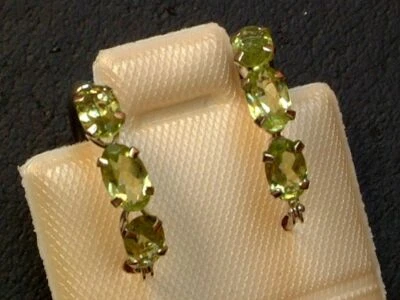 Exclusive Peridot Creolen - 1,60 ct. - 10 Kt. Weißgold 417 - Oval Cut - Ohrringe - Bild 1 von 4