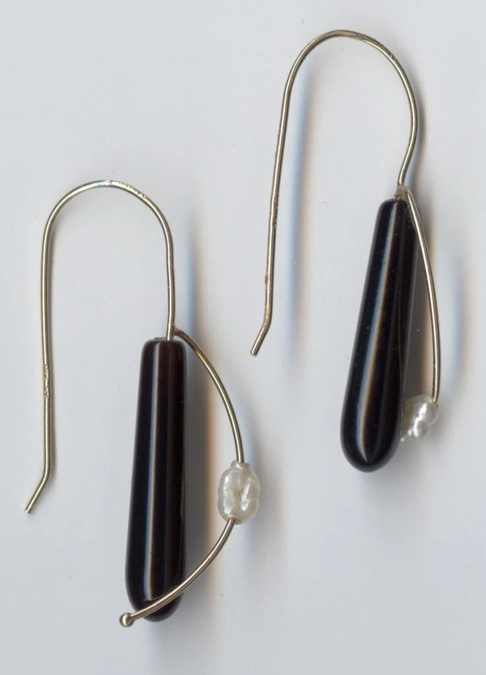 Pendientes de gancho de perlas de ónix negro briolette de oro amarillo macizo de 14K 1,12 gramos Gk Foto 1 de 1