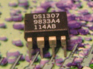 1pcs DS1307 S IC 64x8 SERIAL I2C REAL TIME CLOCK - HORLOGE TEMPS REEL DIP8 - Imagen 1 de 2