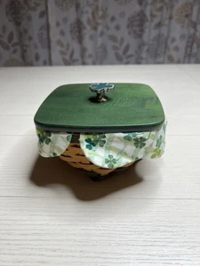Cestino vintage 2006 Longaberger St. Patrick "Lucky Twist" con fodera e coperchio 6" - Foto 1 di 7