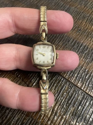 Reloj de cuerda Girard Perregaux para mujer 10K GF 17mm Foto 1 de 4