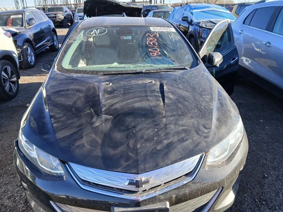 Capó usado se adapta a: Chevrolet Volt 2018 grado B Foto 1 de 4