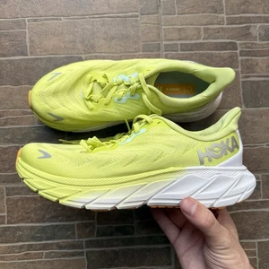 Hoka One One Arahi 6 Damen-Laufschuhe Größe US 8 B UK 6,5 CGWHT 1123195 - Bild 1 von 11