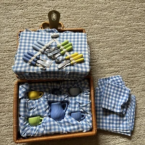 PORCELAIN CERAMIC Mini Tea 4 Piece Place SET & WICKER PICNIC BASKET & Cloth Used - Picture 1 of 12