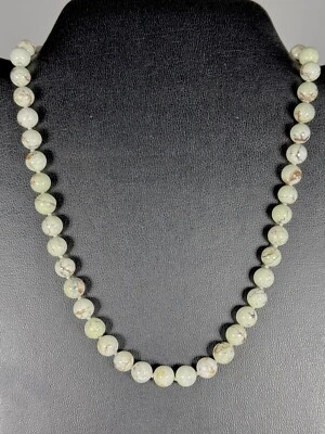 Halskette aus Zitronenchrysopraskugeln - Bild 1 von 2