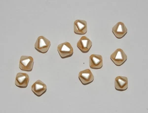 VINTAGE 12 BICONE GLASS PEARL BEADS BEAD 8mm - Picture 1 of 3