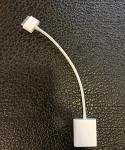 Apple VGA Display Adapter for iPod iPad A1368 30 pin Video Dongle - Very Good Co - Picture 1 of 5