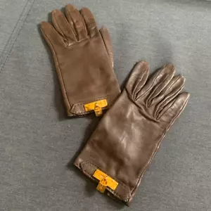 HERMES Leather Kelly Cadena Gold Charm Gloves Size 6 1/2 Etoupe Made in France - Picture 1 of 6