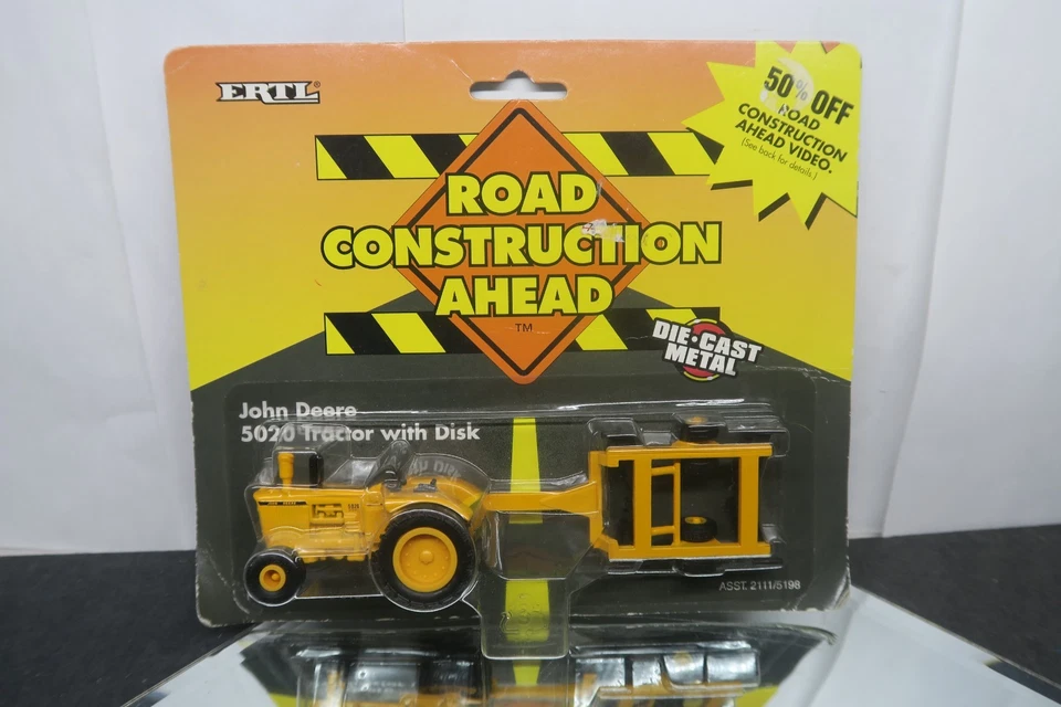 ERTL 1998 1/64? ¡Tractor John Deere 5020 construcción de carreteras con remolque de disco! Foto 1 de 4