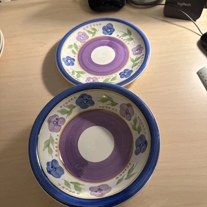 "Plato y tazón de postre para ensalada Gibson Designs azul y rojo 8""" - Imagen 1 de 10