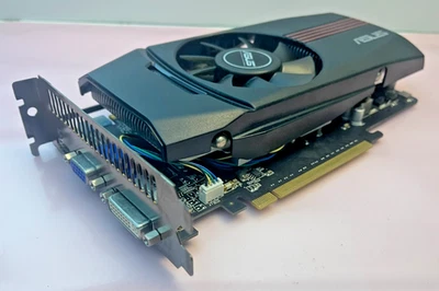 ASUS NVIDIA GeForce GTX 550 Ti (ENGTX550 TI DC/DI/1GD5) 1GB GDDR5 - Image 1 of 4