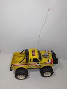 VTG Radio Shack Monster Truck 4x4 Off Roader RC Dash 27 - Untested - No Remote - Picture 1 of 7