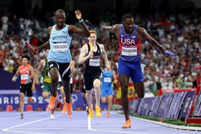 Rai Benjamin 400m Hurdles 2024 Juegos de Verano Campeones Medalla - PÓSTER 20"x30" Foto 1 de 3