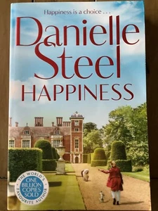 HAPPINESS by Danielle Steel large Paperback free post - Picture 1 of 2