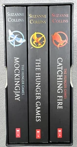 The Hunger Games Trilogy Boxed Set - Catching Fire - Mockingjay Suzanne Collins - Bild 1 von 10