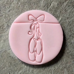 Pointe Shoes, Ballet | Embosser Cookie Cutter Stamp Fondant Icing Cake Cupcake - Picture 1 of 7