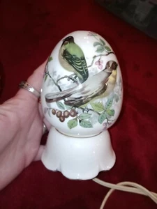 Beautiful Vintage  Ceramic Egg Bird design Lamp Night Light - Picture 1 of 7