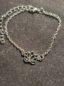 Floating Lotus Flower Shaped Charm Bracelet - Picture 1 of 2