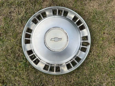 1986 1987 Chevrolet Impala Caprice Hubcap 15" - Изображение 1 из 4