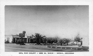 ARIZONA PHOTO POSTCARD: DEL RIO COURT 2200 W. MAIN, MESA, AZ - Picture 1 of 2