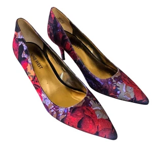 Décolleté Nine West Margot rosso rosa tessuto floreale tacco 2,5 pollici donna taglia 6,5 - Foto 1 di 8