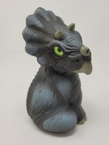 The Lost World: Jurassic Park Triceratops Hatchling Dinosaur Figure 5.5 in. 1997 - Picture 1 of 4