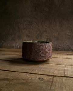 Japanese style, hand-carved chawan / tea bowl by Brazilian artist roxdelaroque - Picture 1 of 3