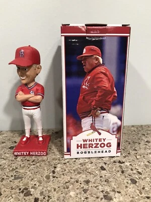 Mini Bobblehead Bobblehead Bobble Theme Bud Bash 1987 NL Whitey Herzog St. Louis Cardinals Foto 1 de 4