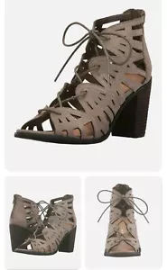 $90 New Very Volatile Anabelle Gladiator 9 Taupe Leather Women Zip Laces Sandal - Picture 1 of 7