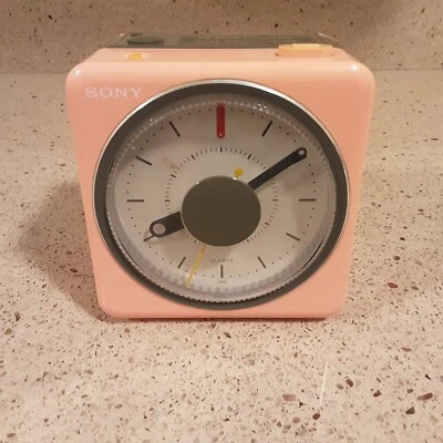 Relógio cubo despertador rádio AM/FM vintage rosa Sony ICF-A10W PEÇAS/REPARO - Imagem 1 de 4