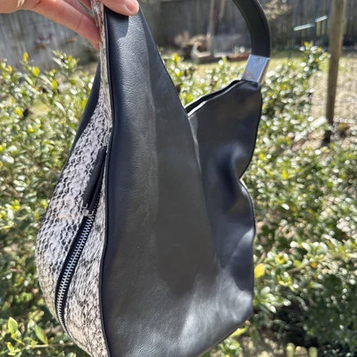 Новый Alfani браслет Hobo наплечная сумка змеиная кожа отделка веганской кожи черный серебро - Изображение 1 из 4