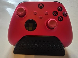 Microsoft xbox one x/s wireless controller- Pink - with Charging Dock & Battery - Picture 1 of 7