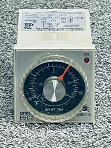 Omron E5C2-R40G-16 Temperature Controller - Picture 1 of 15