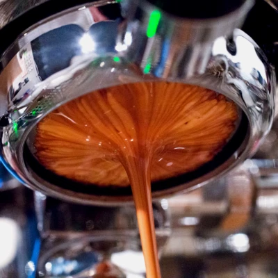 3 granos de café espresso de grano tostado oscuro 2 libras en bolsas de 1 libra Foto 1 de 4