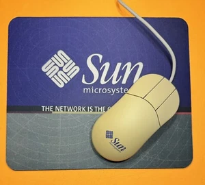 Sun 370-3631 Type-6 Mouse, Mini-Din Connector, 3 Button w/370-2038 Mousepad - Picture 1 of 12