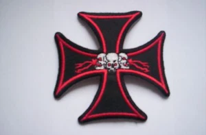  Aus den USA  Red Iron Cross with Three Skulls ca  7,5x7,5 cm  - Picture 1 of 1