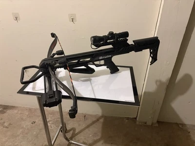 Ballesta Bruin encontrada en unidad de almacenamiento sin caja Foto 1 de 4