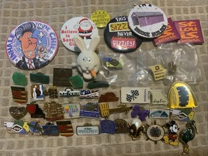 Lote De 45 Prendedores Mixtos Pequeños Y Grandes De Colección Turístico Consumidor  - Imagen 1 de 6