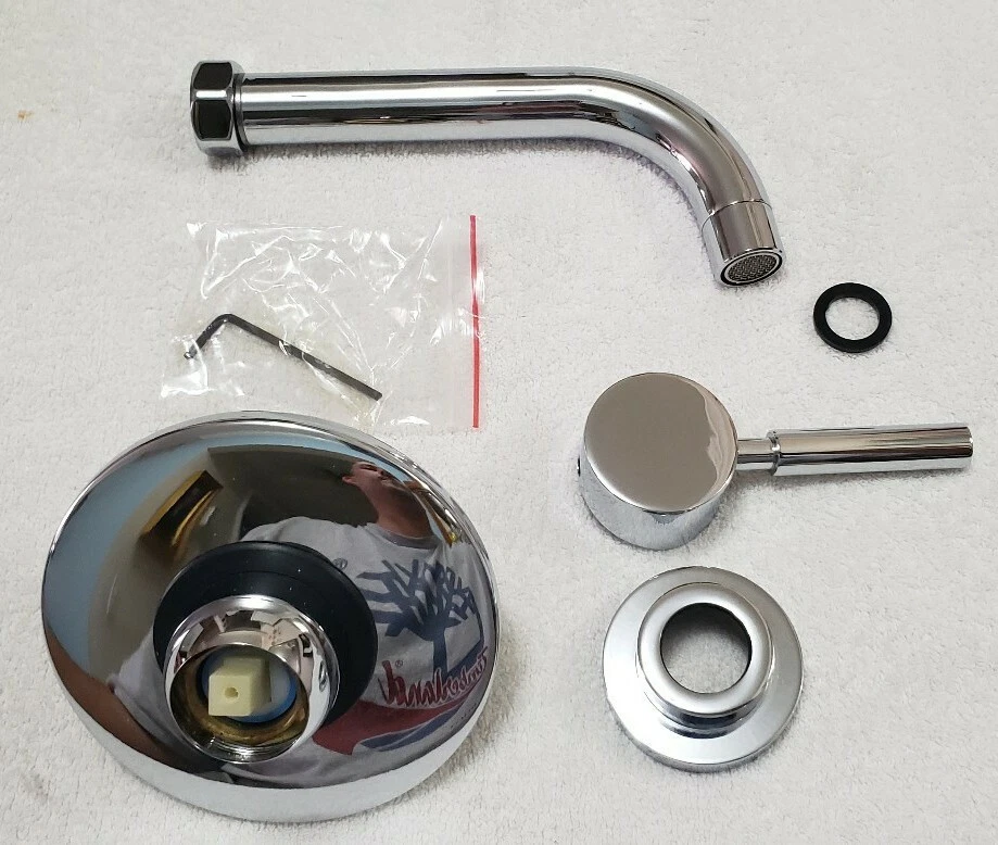 Conjunto de chuveiro Opella único Lev com enchimento de vaso cromado modelo # 290.105.110 com caixa - Imagem 1 de 4