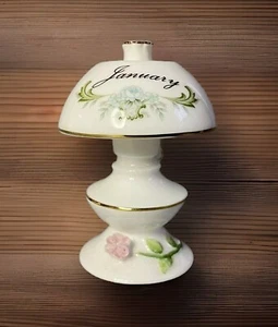 Vintage Enesco Maruri Meisterwerk Miniatur Geburtstag Öllampe Figur - Januar - Bild 1 von 8