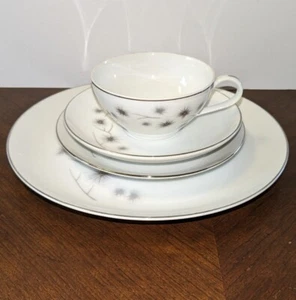 Vintage Creative Fine China Atomic Starburst 1014; 4 Piece Place Setting; Japan - Picture 1 of 12