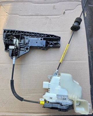 2015-2020 AUDI Q5 ПЕРЕДНИЙ ЛЕВЫЙ ДВЕРНОЙ ЗАМОК привод и внутренняя ручка основание OEM - Изображение 1 из 4