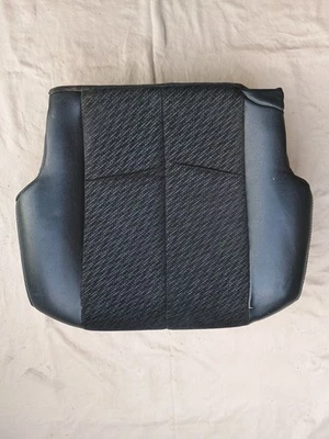 Cojín asiento segunda fila izquierda 11 12 13 14 15 16 17 18 19 20 Toyota Sienna SE Foto 1 de 4