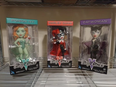 Lote de 3 figuras DC Vinyl Vixens Poison Ivy, Harley Quinn & Catwoman difícil de encontrar Foto 1 de 4