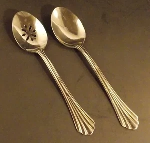 Oneida Saratoga stainless steel flatware  lot of 2 serving spoons - Picture 1 of 3