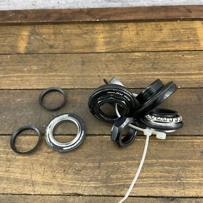 Vintage Suntour XC Grease Guard Headset  1 In Threaded 90s Race Bike 30.2 Black - Image 1 of 4