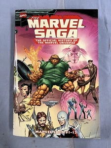 Marvel Comics Essential Manual Oficial Marvel SAGA Vol #1 (2008) TPB NUEVO - Imagen 1 de 3