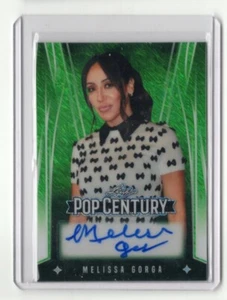 2025 Foglia Pop Century Melissa Gorga VERDE DIAGONALE SHIMMER AUTOGRAFO 3/3 - Foto 1 di 1