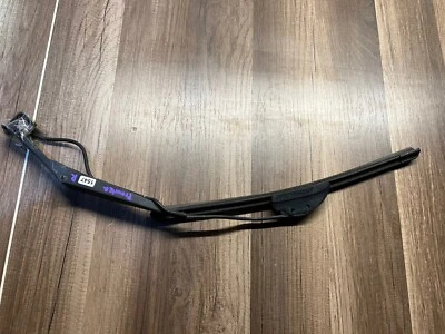 PLYMOUTH PROWLER 97-02 BRAZO LIMPIAPARABRISAS LADO PASAJERO DERECHO CON HOJA, P# 89813-430 Foto 1 de 4